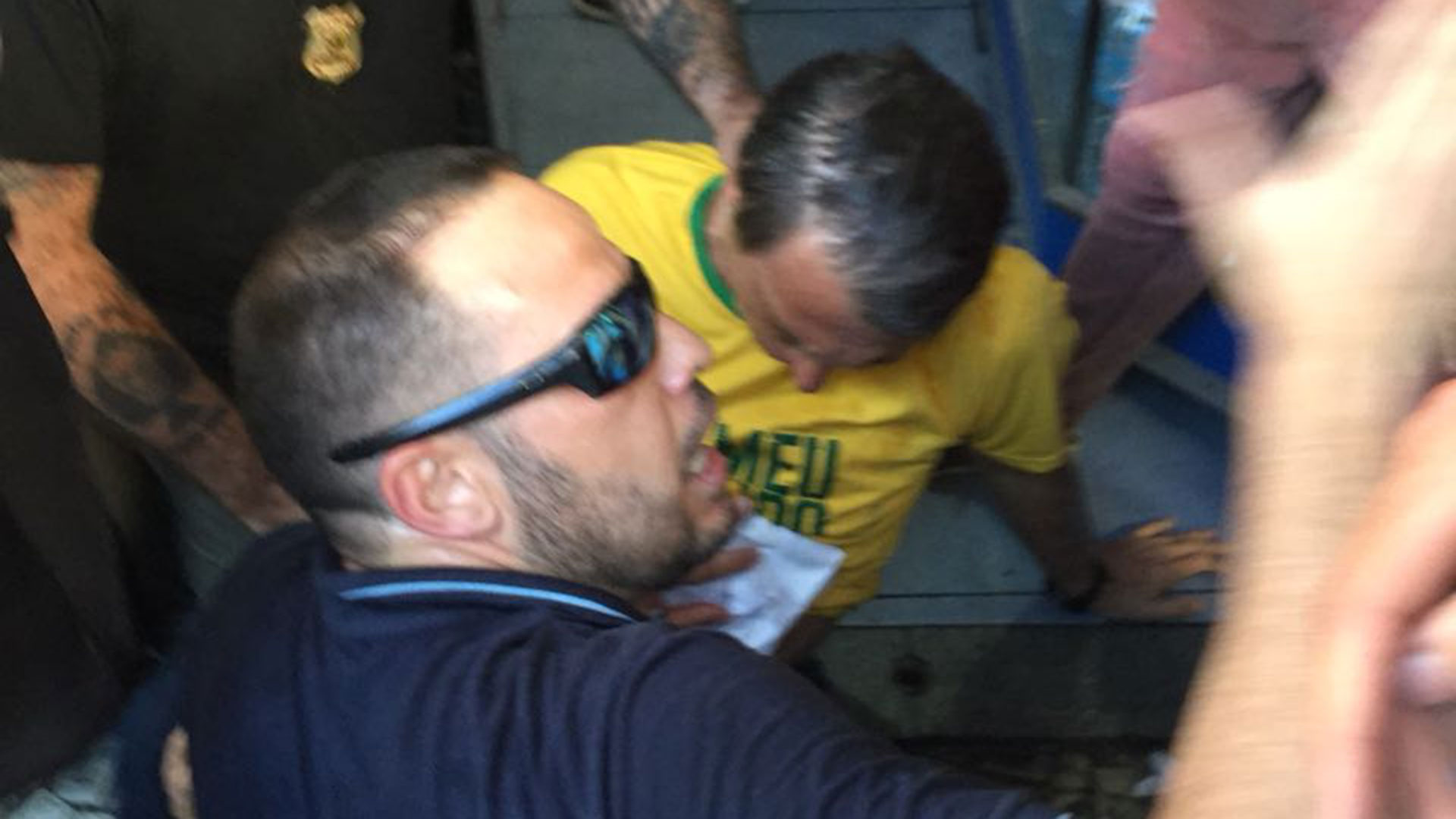 Jair Bolsonaro fue atacado por un desconocido en pleno acto en Mina Geráis