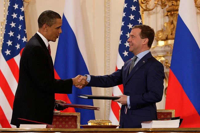 En 2010 Estados Unidos y Rusia vivieron un breve deshielo con los presidentes Barack Obama y Dmitri Medvedev. En esta época fue liberado Skripal (Archivo familia Skripal/New York Times)