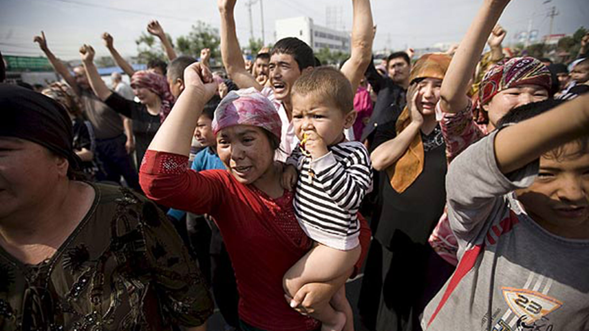 Manifestación uigur convocada en Urumqi, el 7 de julio (EFE)
