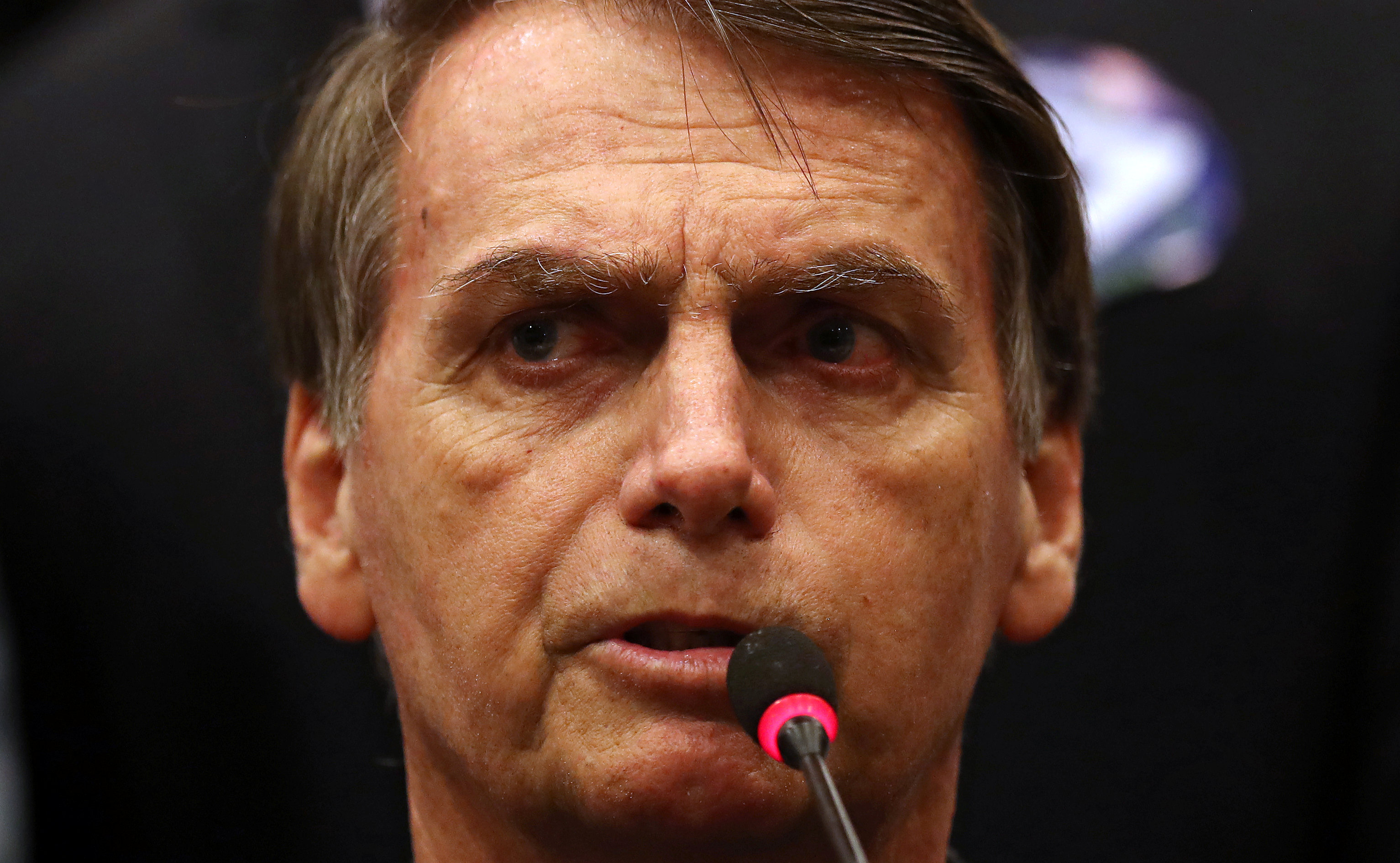 Jair Bolsonaro durante una conferencia de prensa el 11 de octubre (REUTERS/Ricardo Moraes)