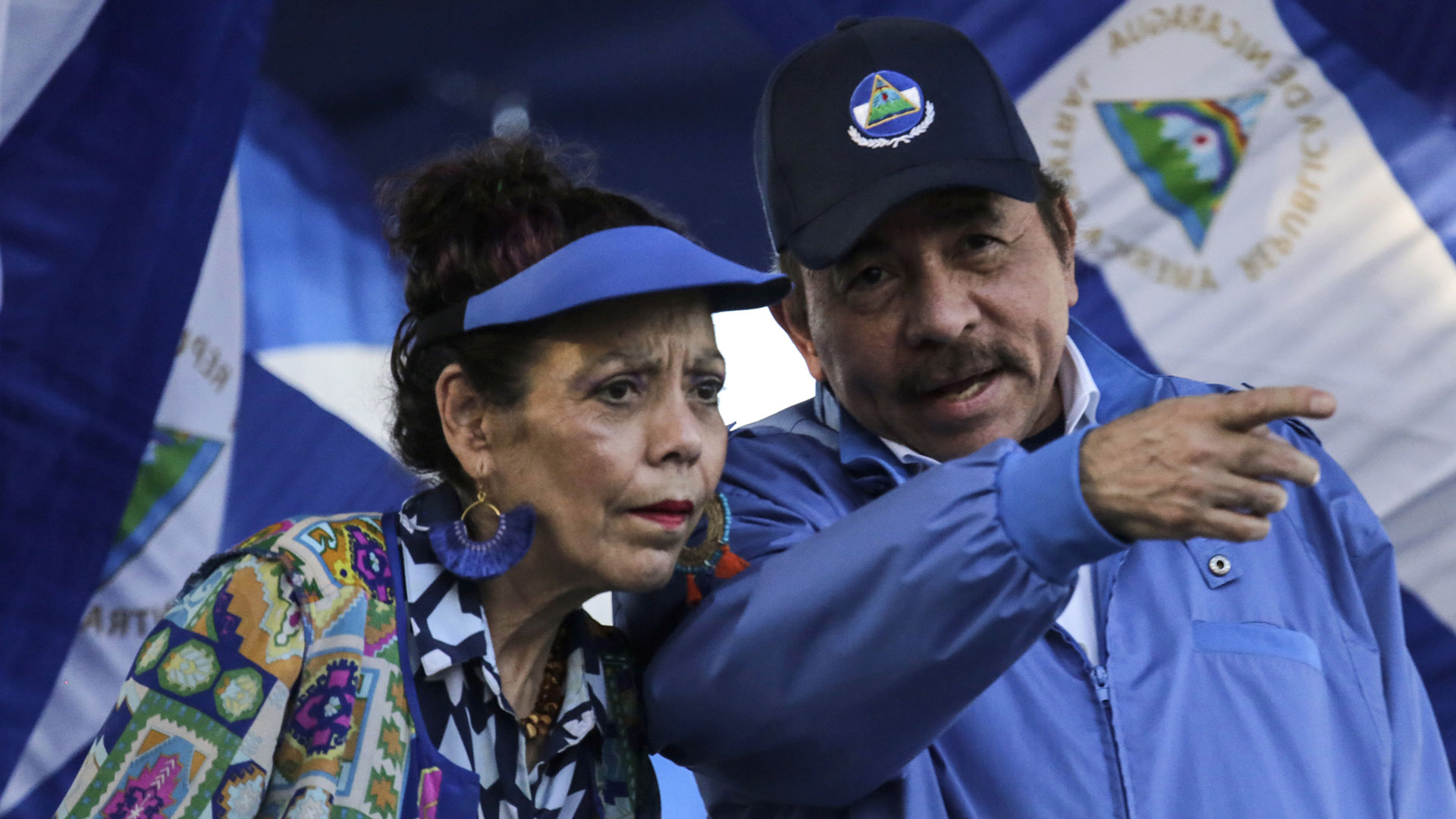 El presidente Daniel Ortega y su esposa, la vicepresidente Rosario Murillo (AFP)