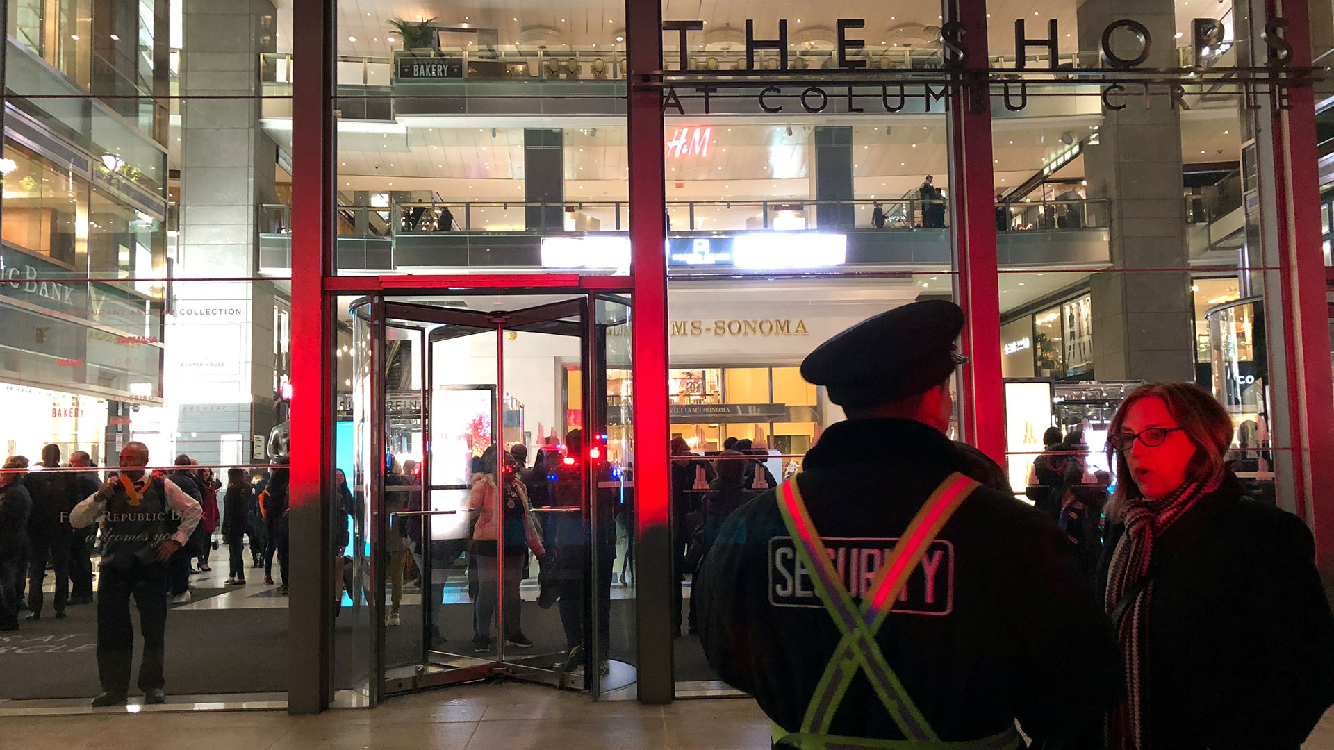 El Time Warner Center en Nueva York fue evacuado por segunda vez en dos días (Reuters)