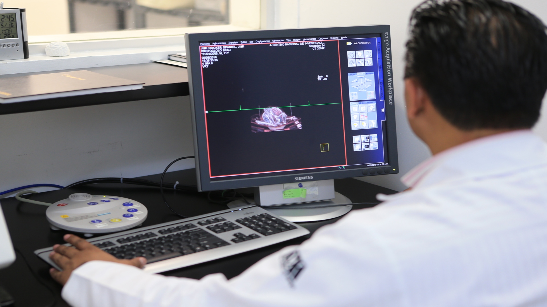 El dispositivo permitirá a los pacientes enviarles los avances a sus neurólogos a través de una APP (Foto: Cortesía UAM Azcapotzalco)