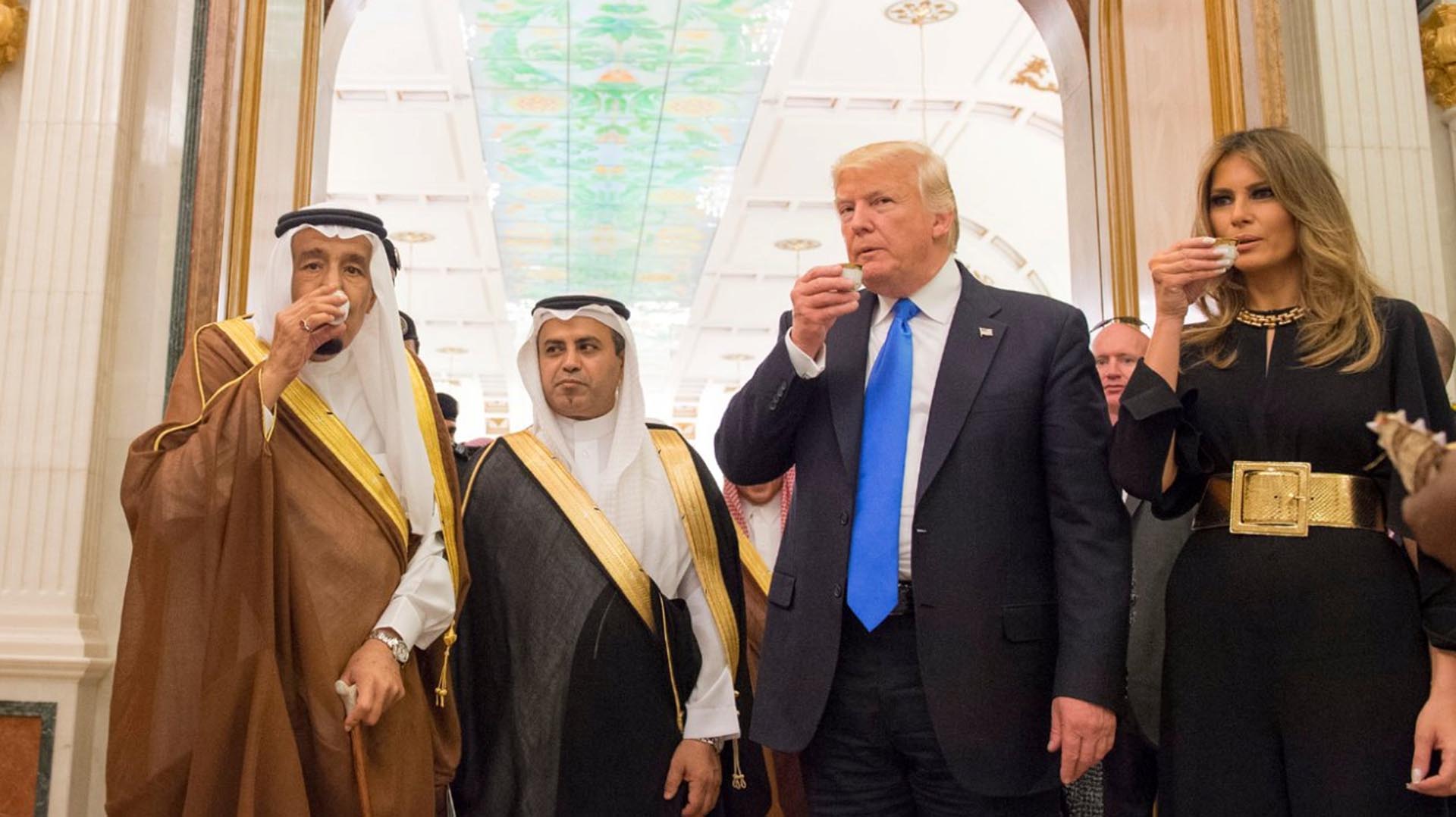 Donald  Trump junto al rey saudita, Mohamed bin Salman (Saudi Press Agency/Handout via REUTERS)