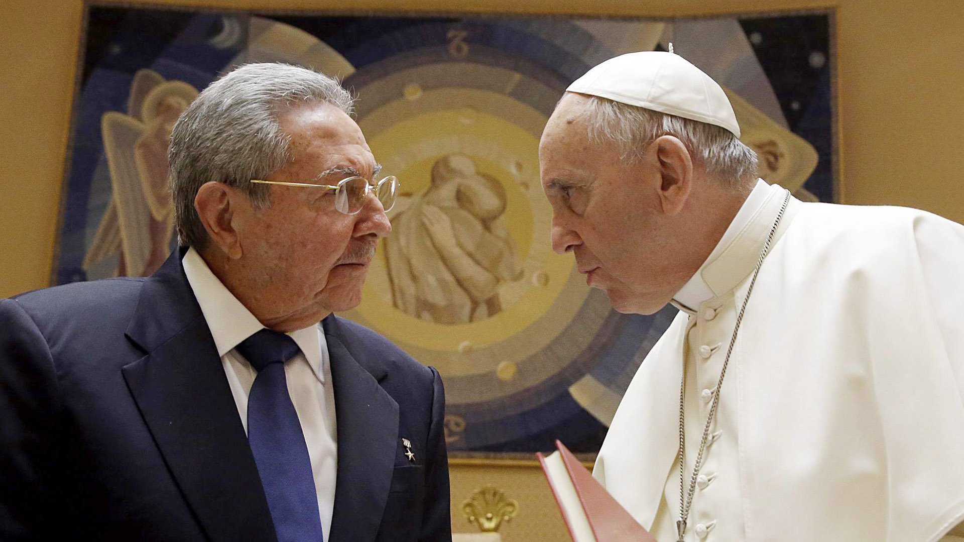 El papa Francisco tuvo una buena relación con Raúl Castro y participó en las negociaciones por el descongelamiento de los vínculos entre Cuba y los EEUU.