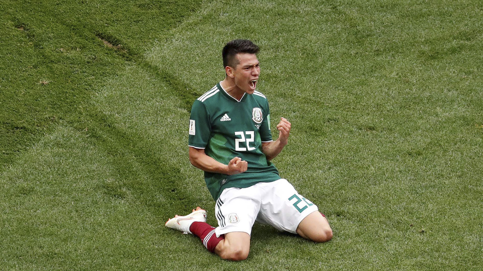 (Reuters) Lozano, el autor del gol de la victoria