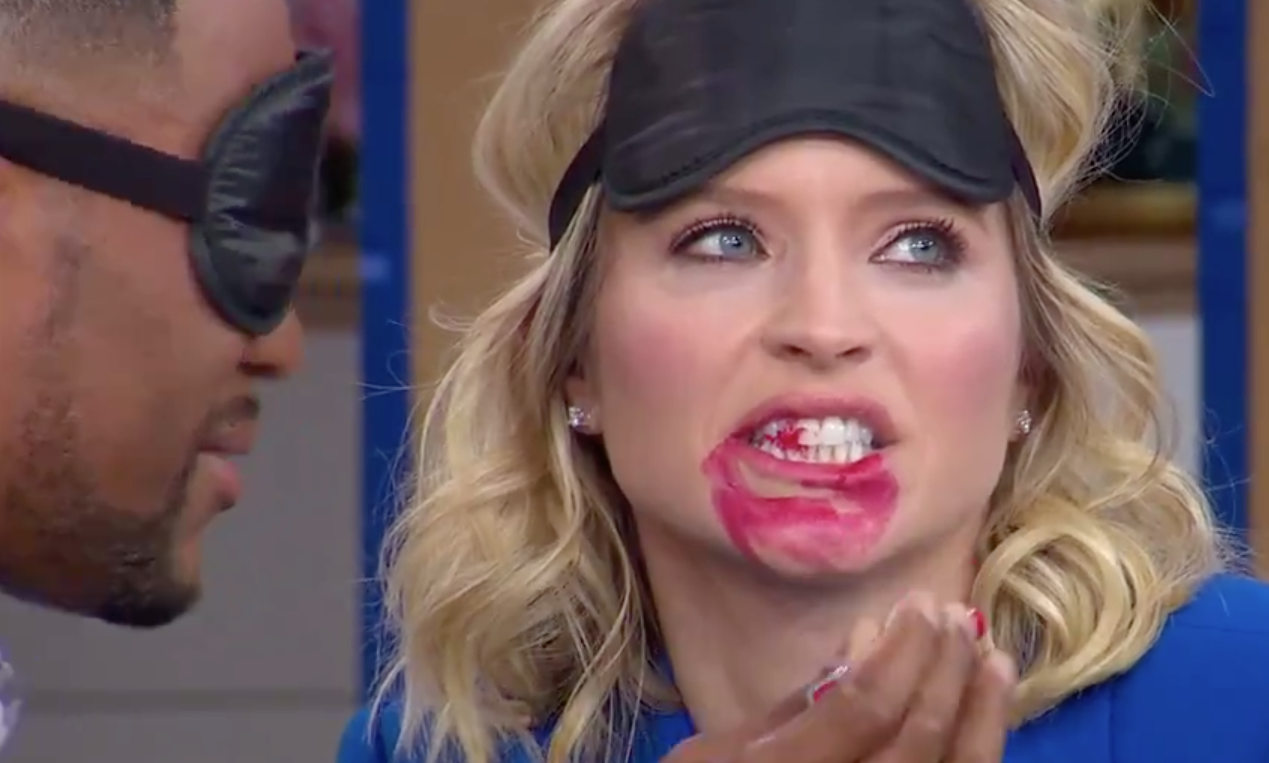 En el programa Good Morning America, el #BirdBoxChallenge implicó pintarle los labios a la presentadora.