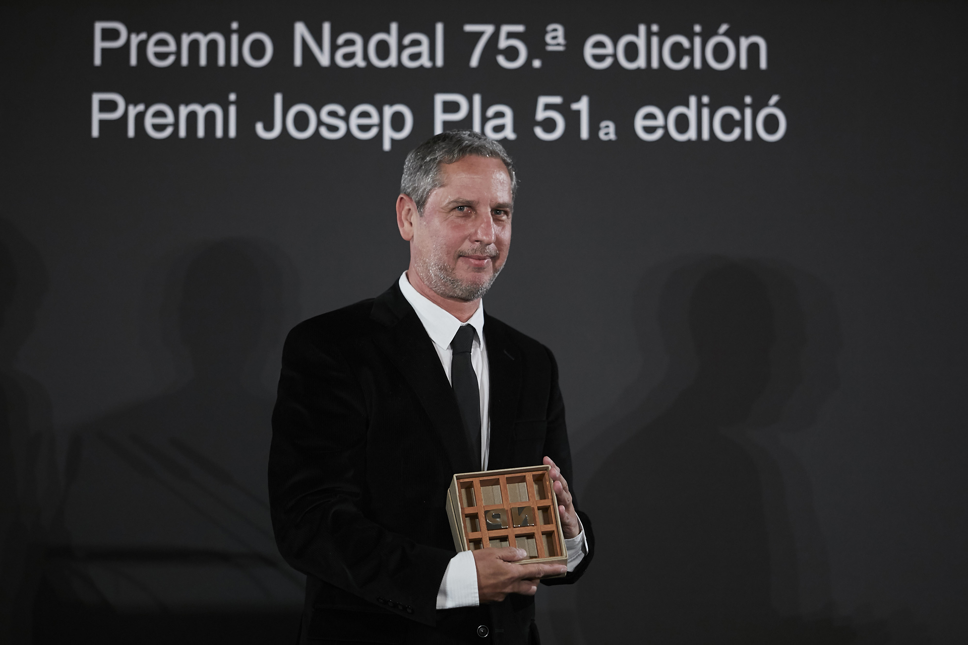 Guillermo Martínez durante la entrega del premio