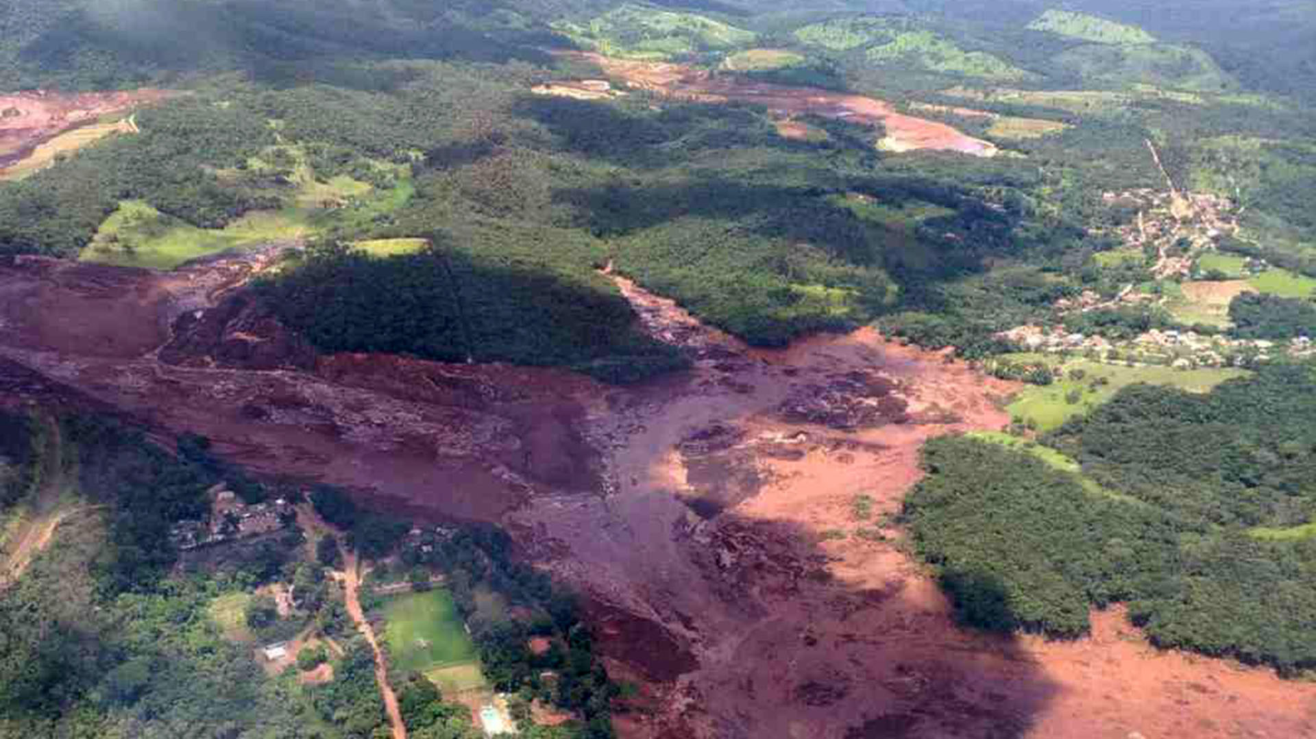 Imagen aérea del desastre (Foto: Cuerpo de Bomberos / Divulgación)