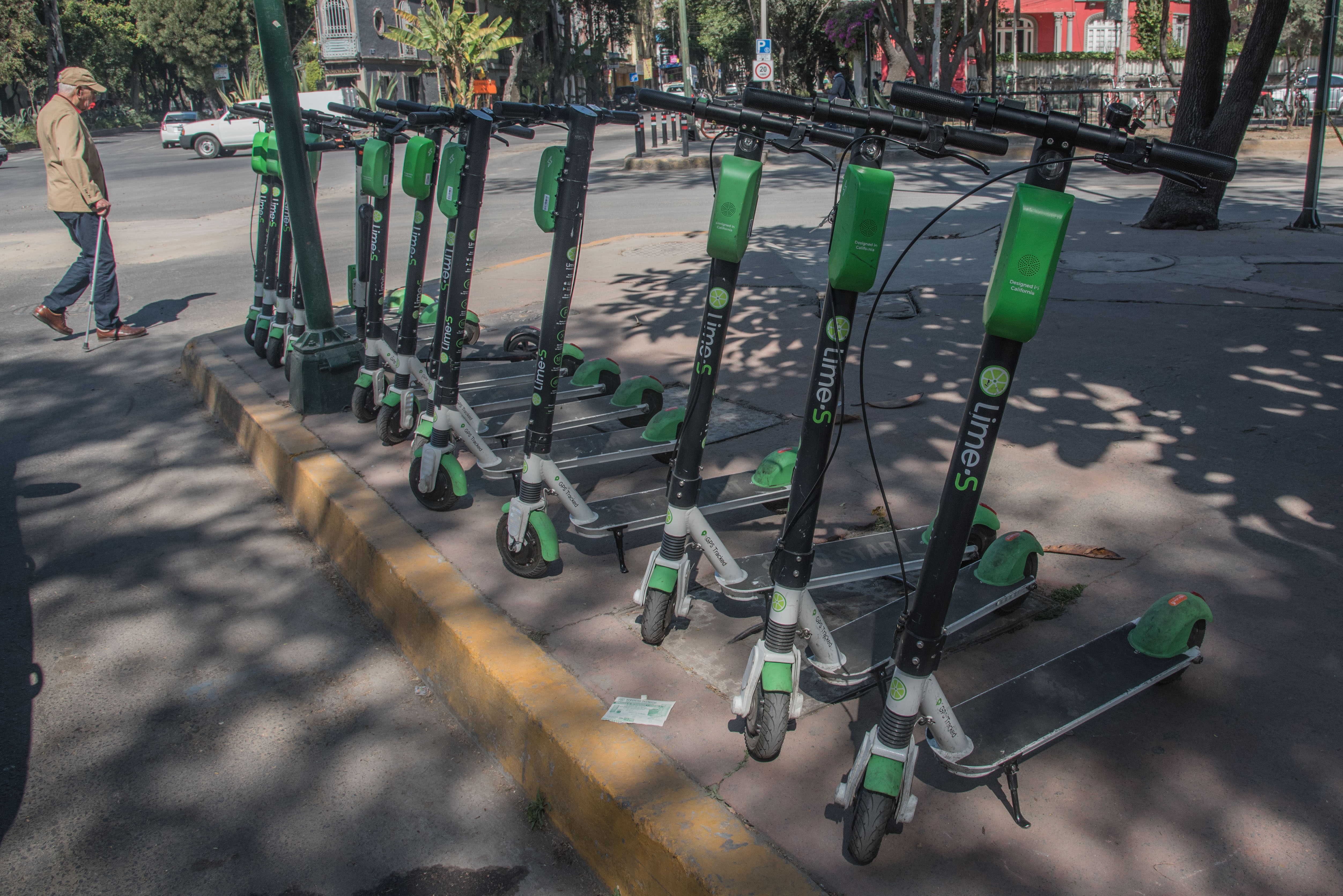 El servicio de préstamo de bicicletas y patines “scooters” amplían la oferta de movilidad vial a los capitalinos (FOTO: Cuartoscuro)