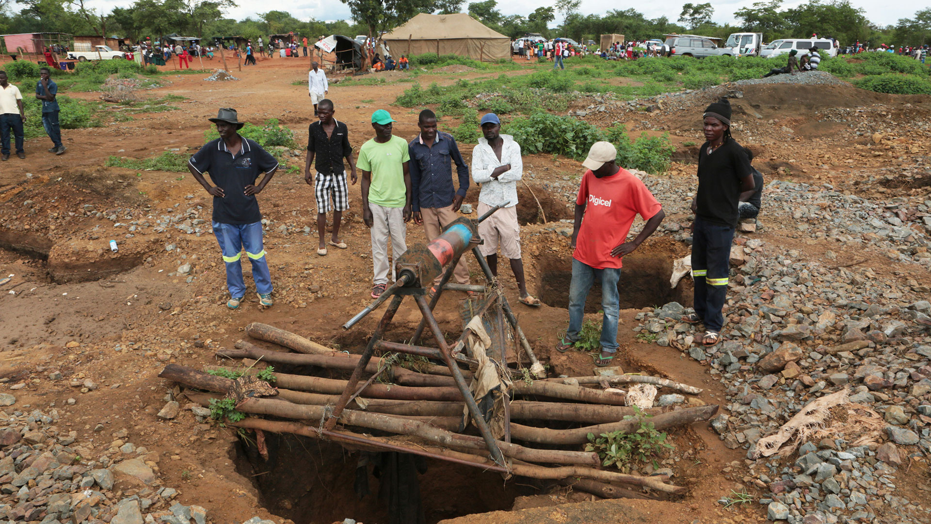 Las fuertes lluvias provocaron la muerte de unos 60 mineros ilegales en Zimbabwe (AP)
