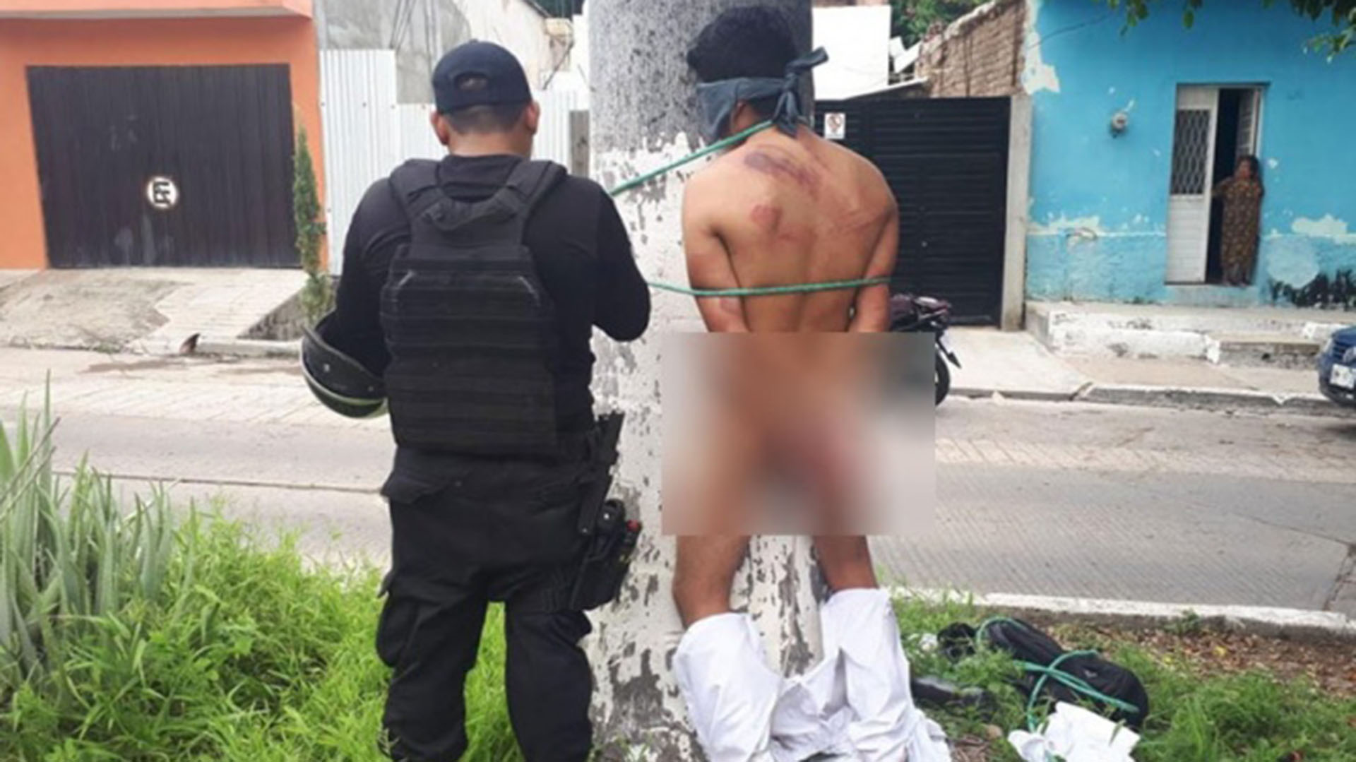 Al supuesto asaltante lo golpearon y amarraron a un árbol., en Chiapas (Foto: Archivo)