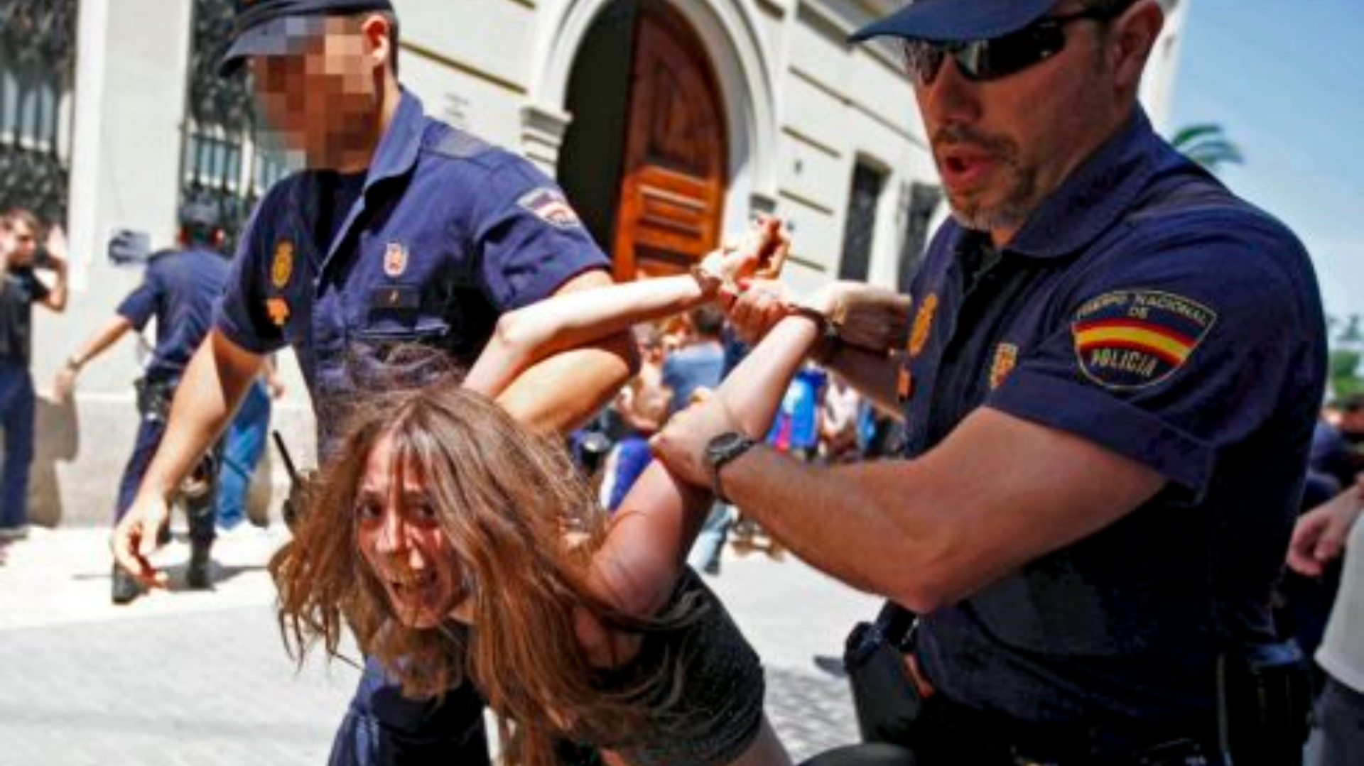 María Gombau había sido detenida en 2011 cuando protestaba a las puertas de las Cortes Valencianas (Foto: Efe/Archivo)